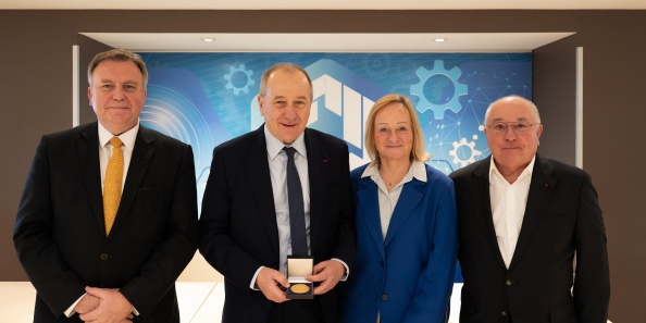 La FIM et le CETIM remettent la médaille de la mécanique à Henri MOREL